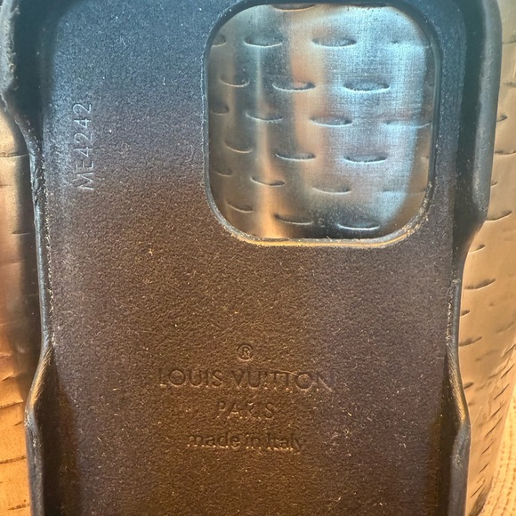 Authentic Louis Vuitton 14Pro Bumper - Picture 7 of 7